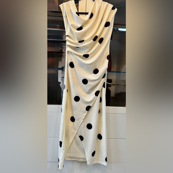 New with tag: Elegant and playful polka dot one-shoulder midi dress - US8 - Picture 5 of 6